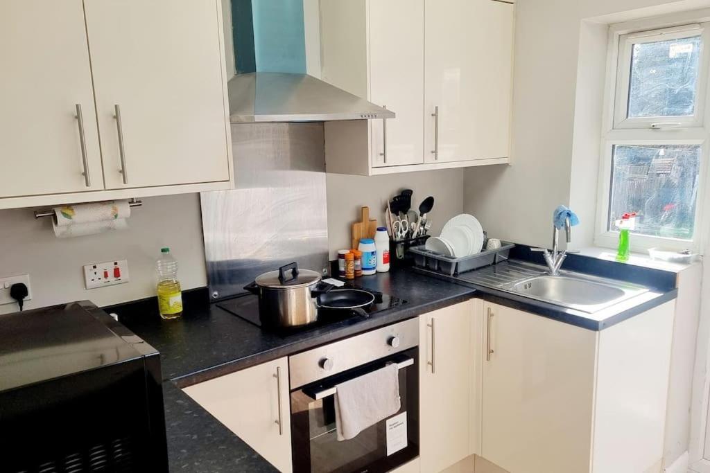 Stylish Apartment, Self Check-In, Ideal 4 Contractors, 25Mins To Gatwick Airport Thornton Heath 외부 사진