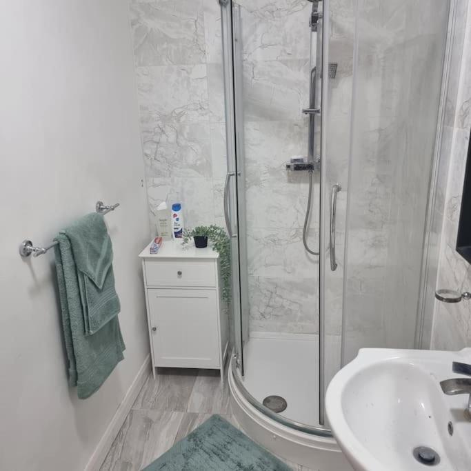 Stylish Apartment, Self Check-In, Ideal 4 Contractors, 25Mins To Gatwick Airport Thornton Heath 외부 사진